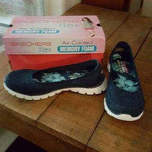 Skechers Womens Flex Shoes